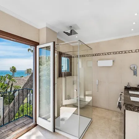 About Puente Penthouse شقة *