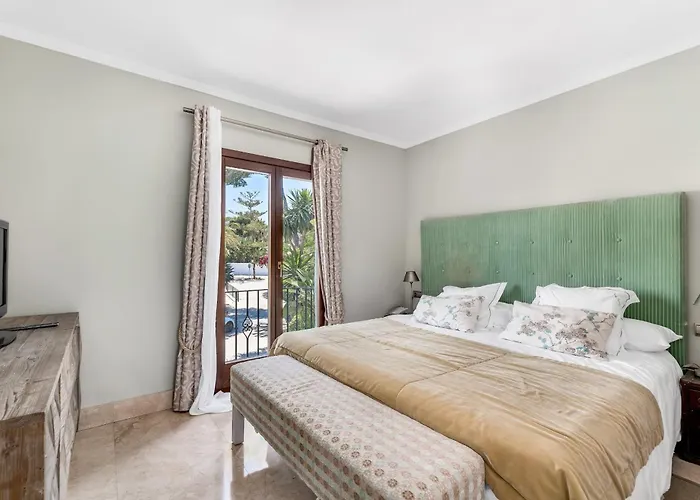 About Puente Penthouse شقة *